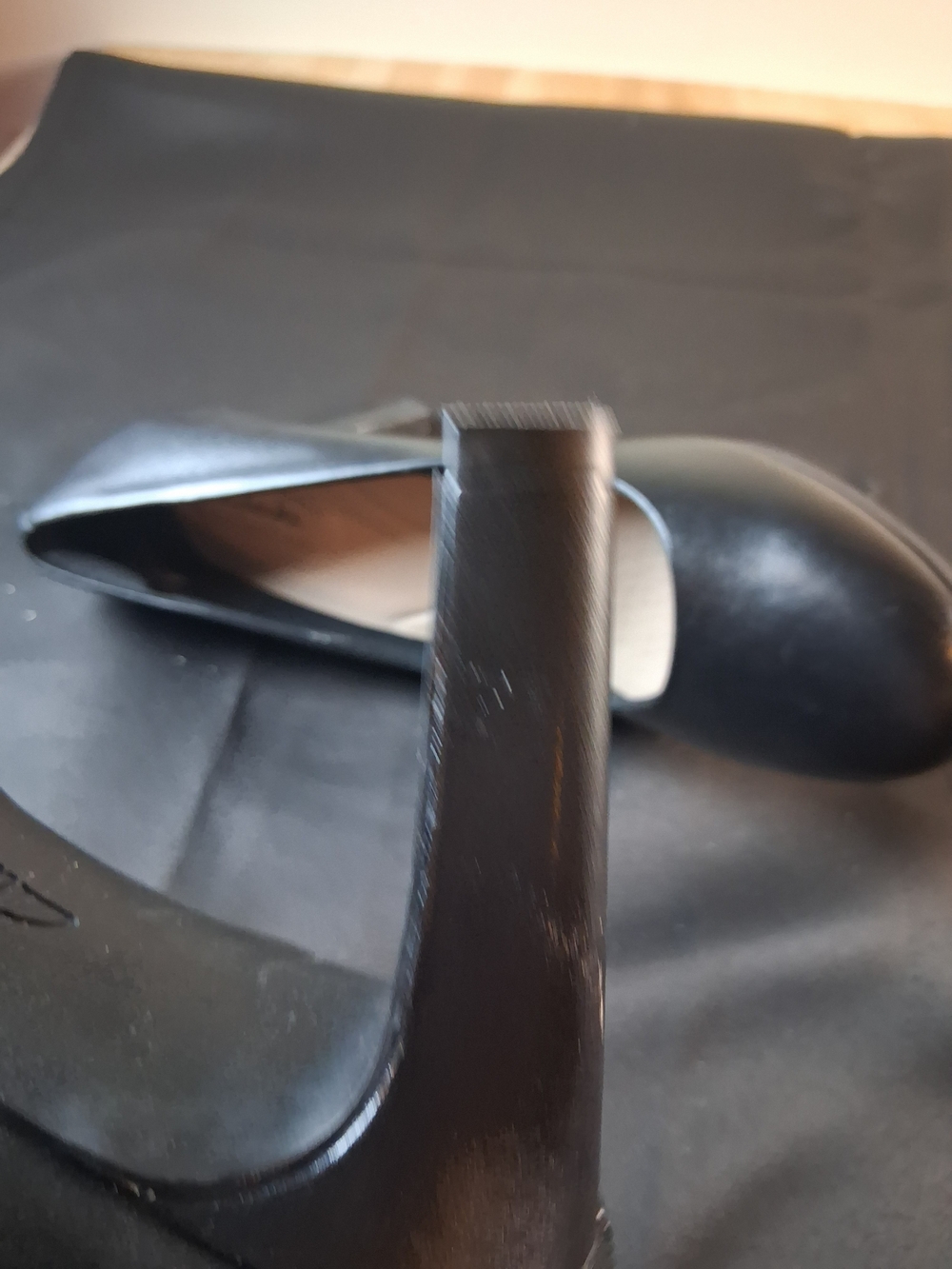Clarks Black Leather Women's Rounded-Toe Pumps - Picture 12 of 13